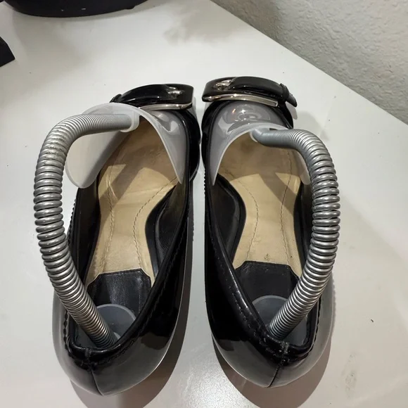 Dior Women's Black Loafers with Buckle - Picture 5 of 10